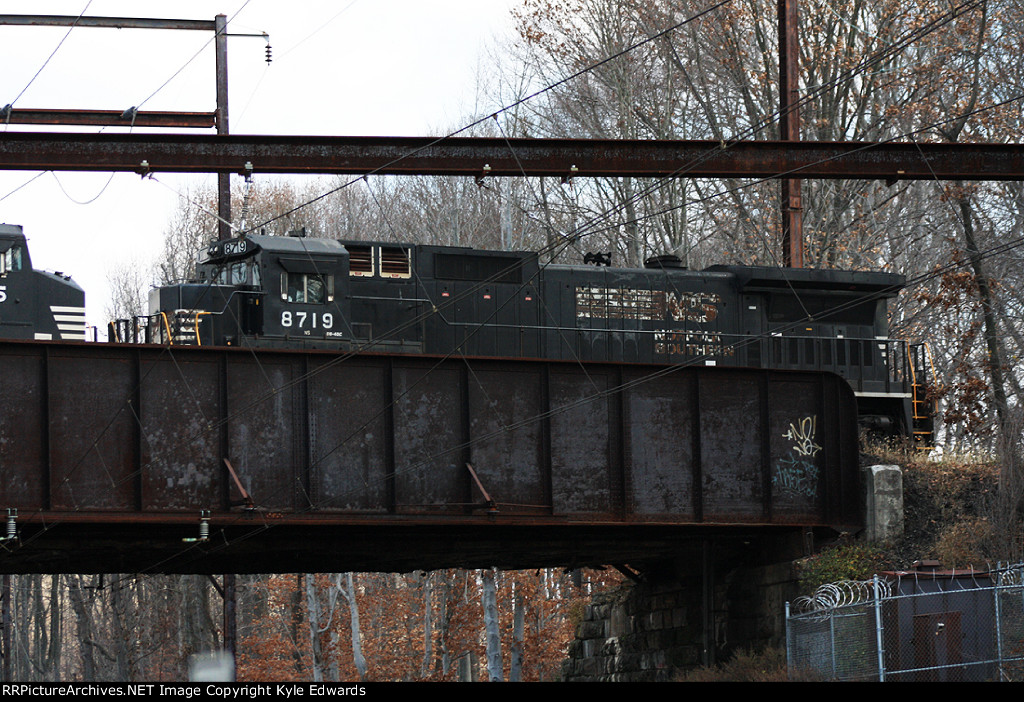 NS C40-8 #8719 on 967